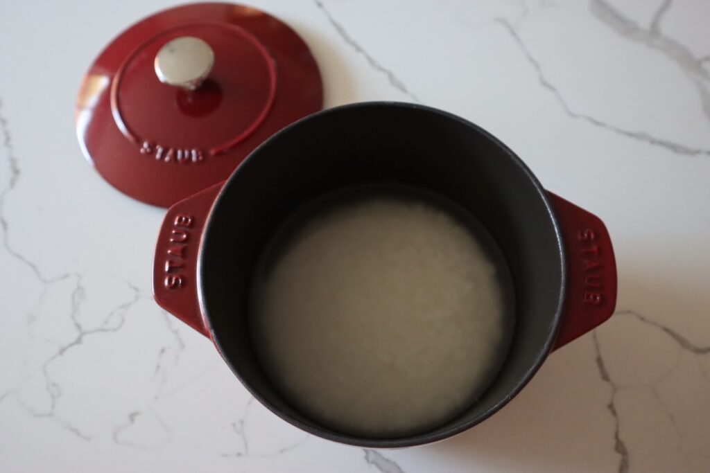 How to cook rice in a pot