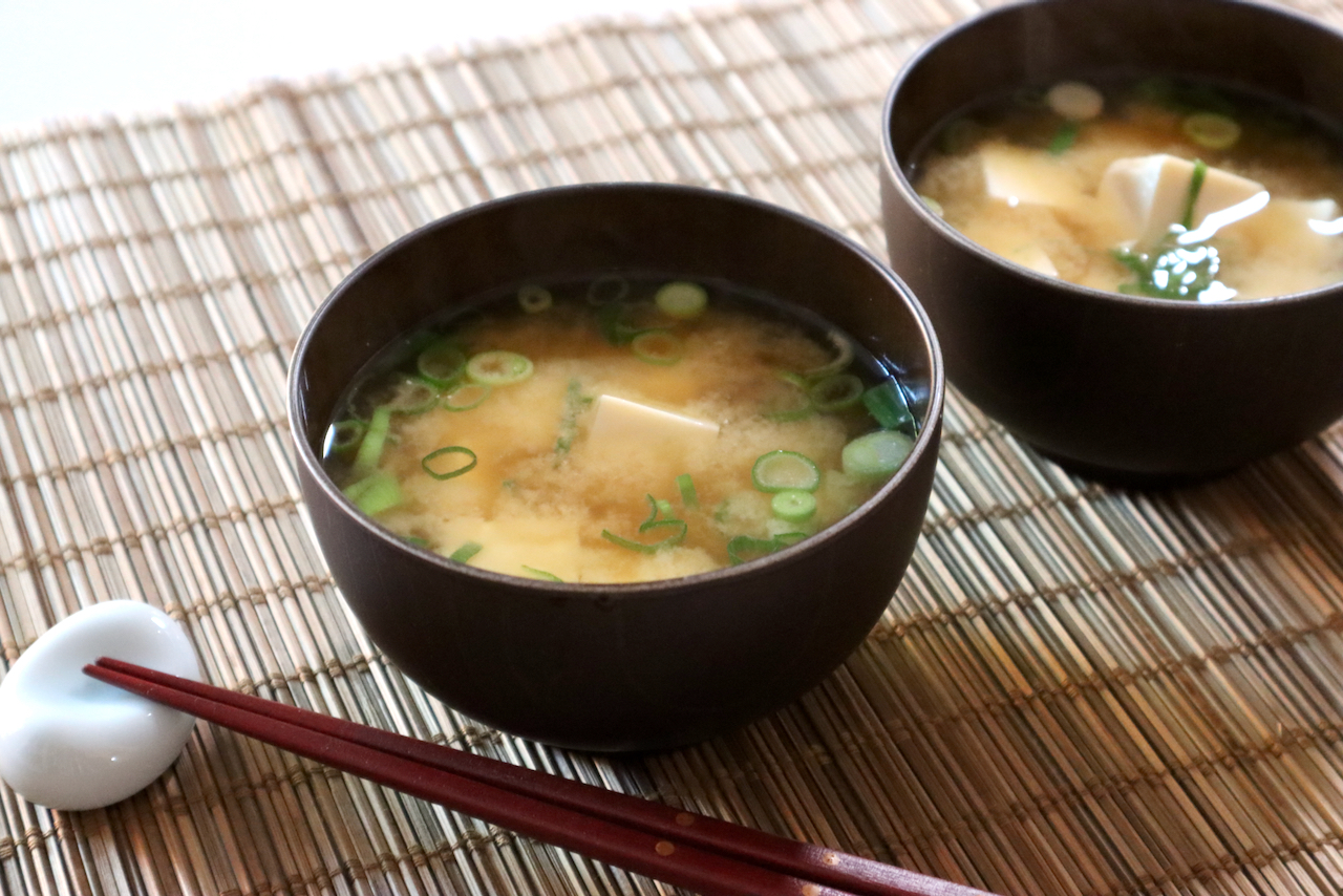 JAPANESE COOKING, EASY SOUP MISO