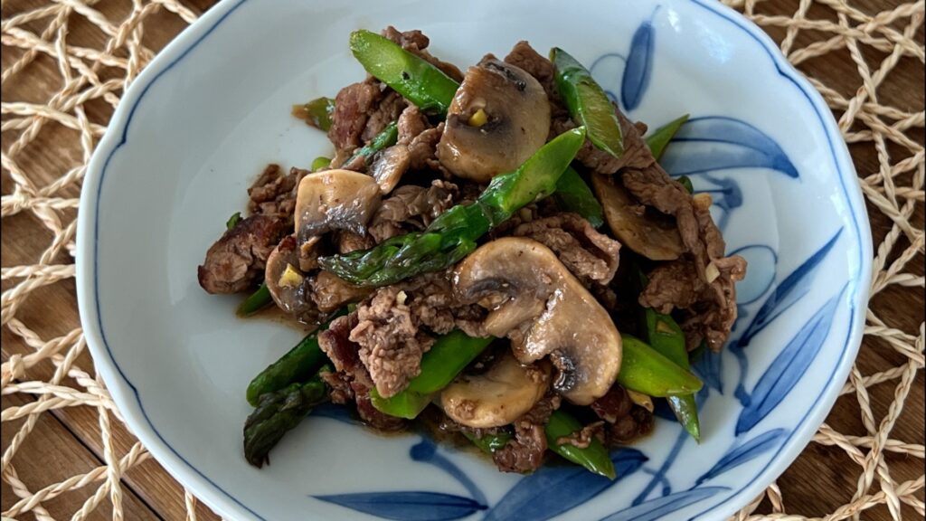 stir-fry beef with asparagus and mushroom